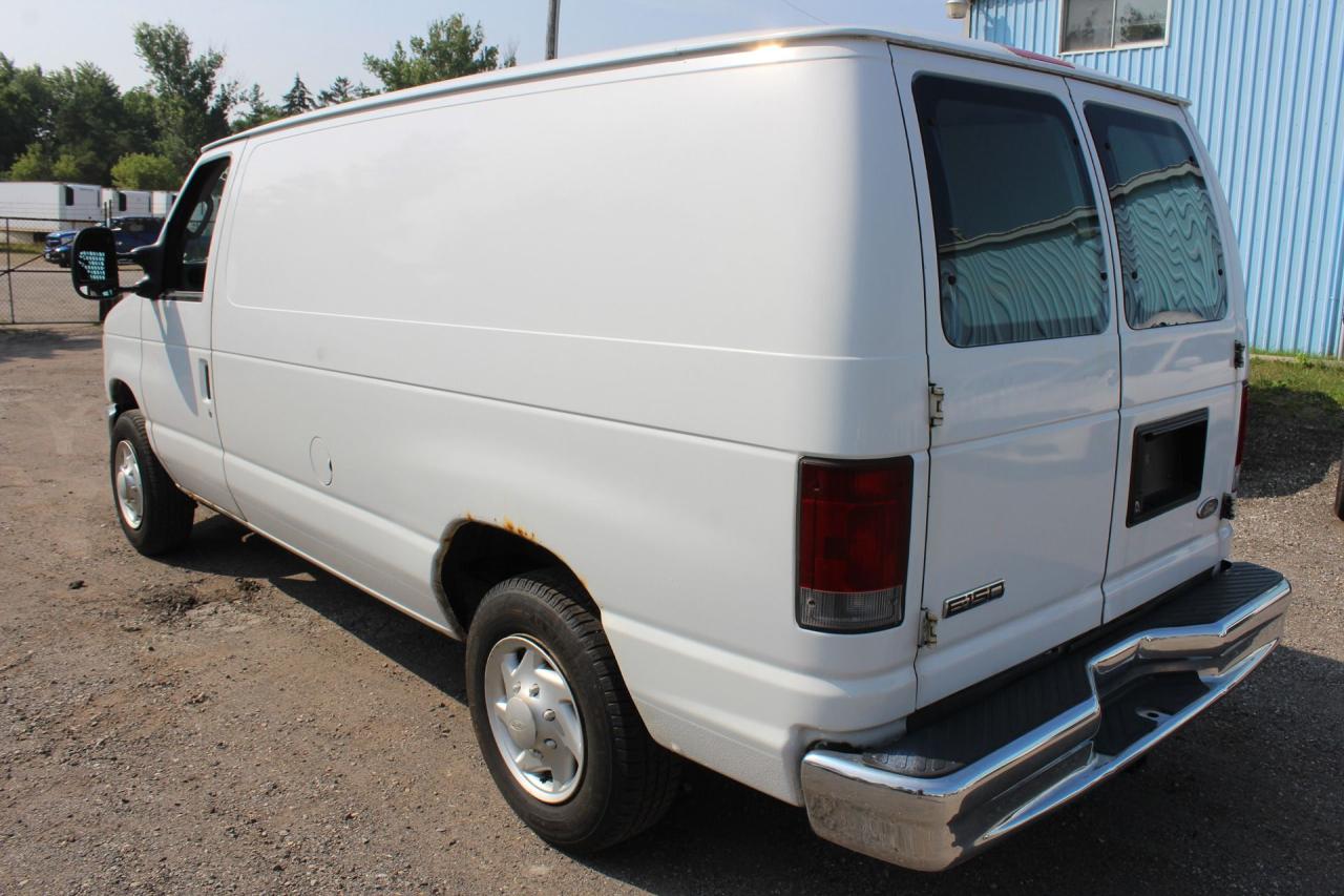 2009 Ford Econoline Commercial Photo3