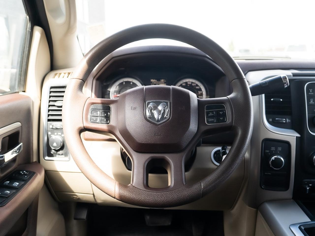 2014 RAM 2500 SLT Crew Cab SWB 4WD 5.7L HEMI Photo31