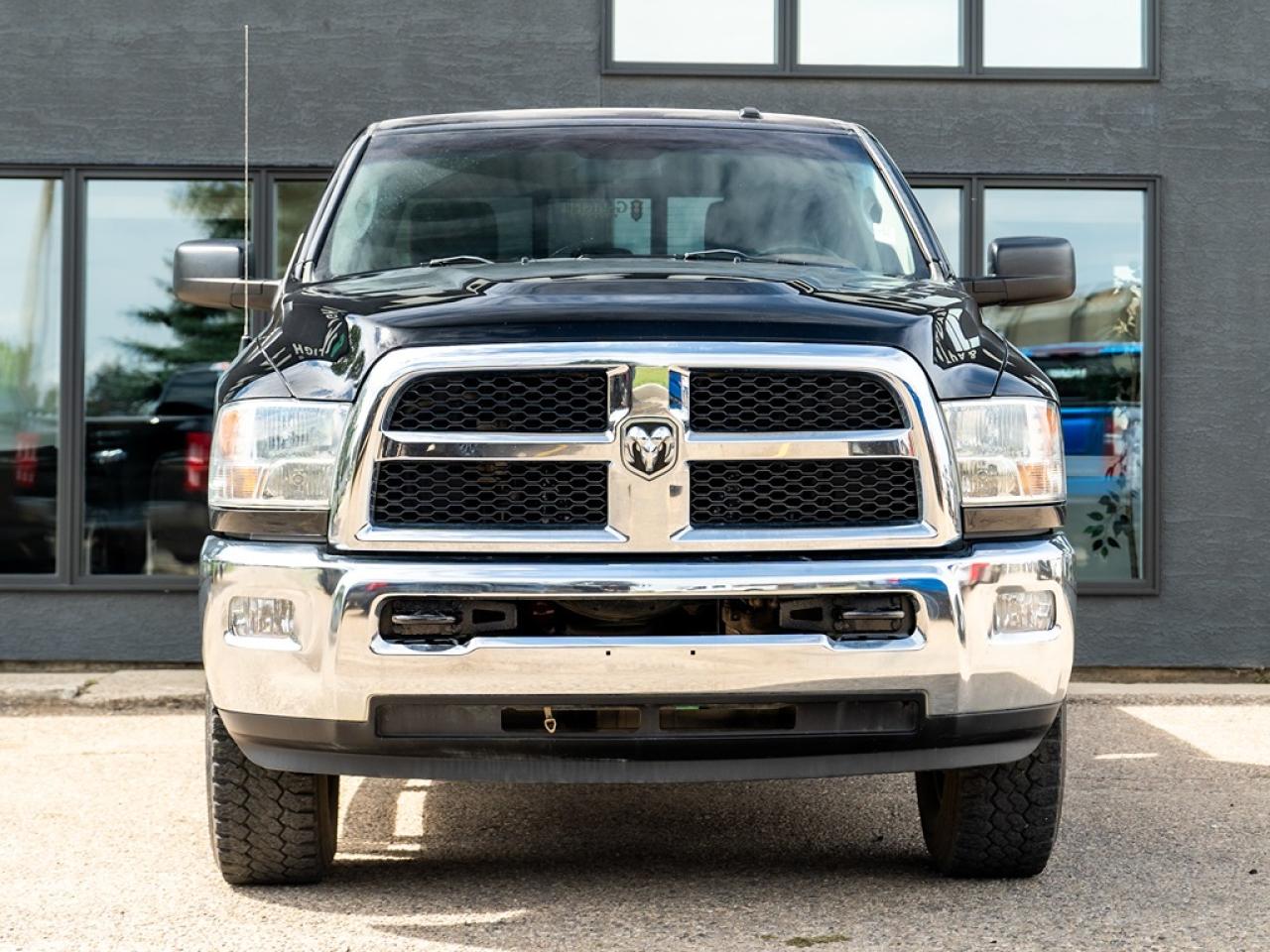 2014 RAM 2500 SLT Crew Cab SWB 4WD 5.7L HEMI Photo2