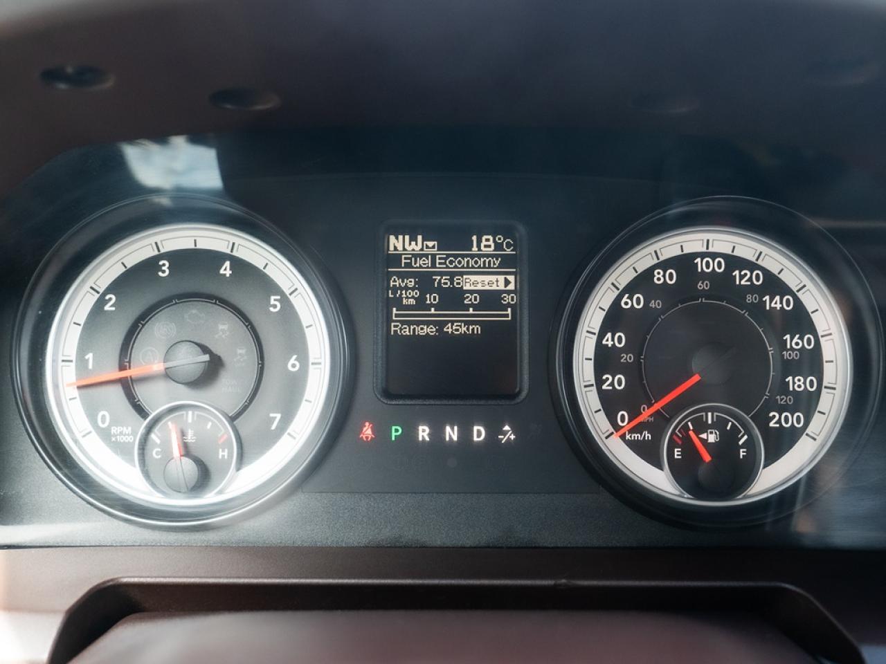 2014 RAM 2500 SLT Crew Cab SWB 4WD 5.7L HEMI Photo15