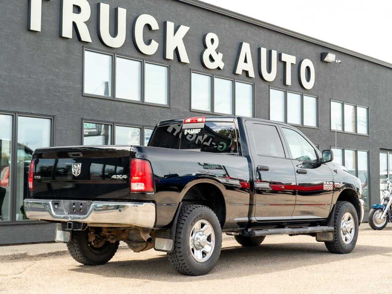 2014 RAM 2500 SLT Crew Cab SWB 4WD 5.7L HEMI Photo26