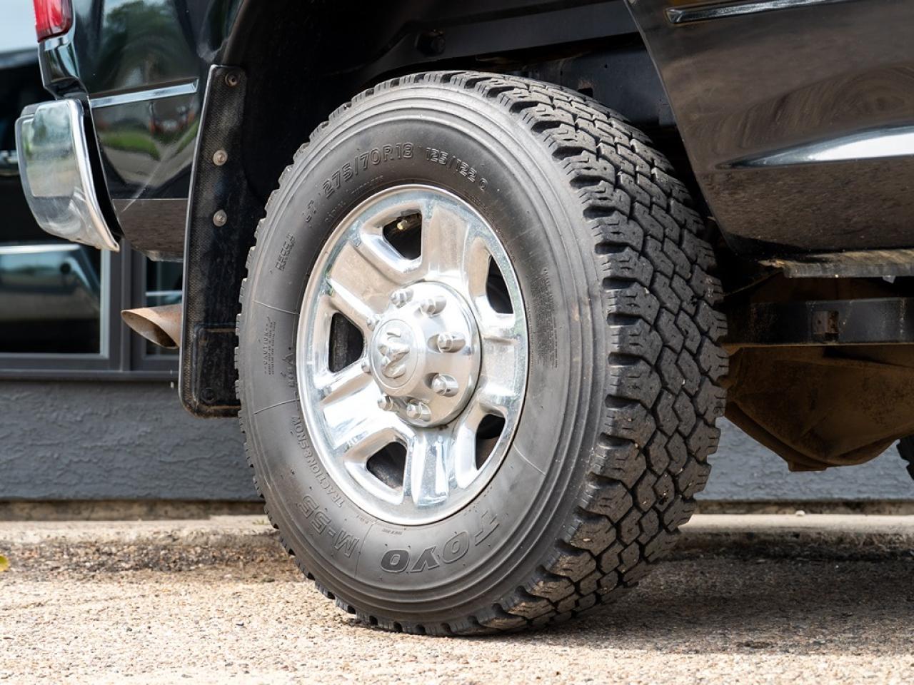 2014 RAM 2500 SLT Crew Cab SWB 4WD 5.7L HEMI Photo3