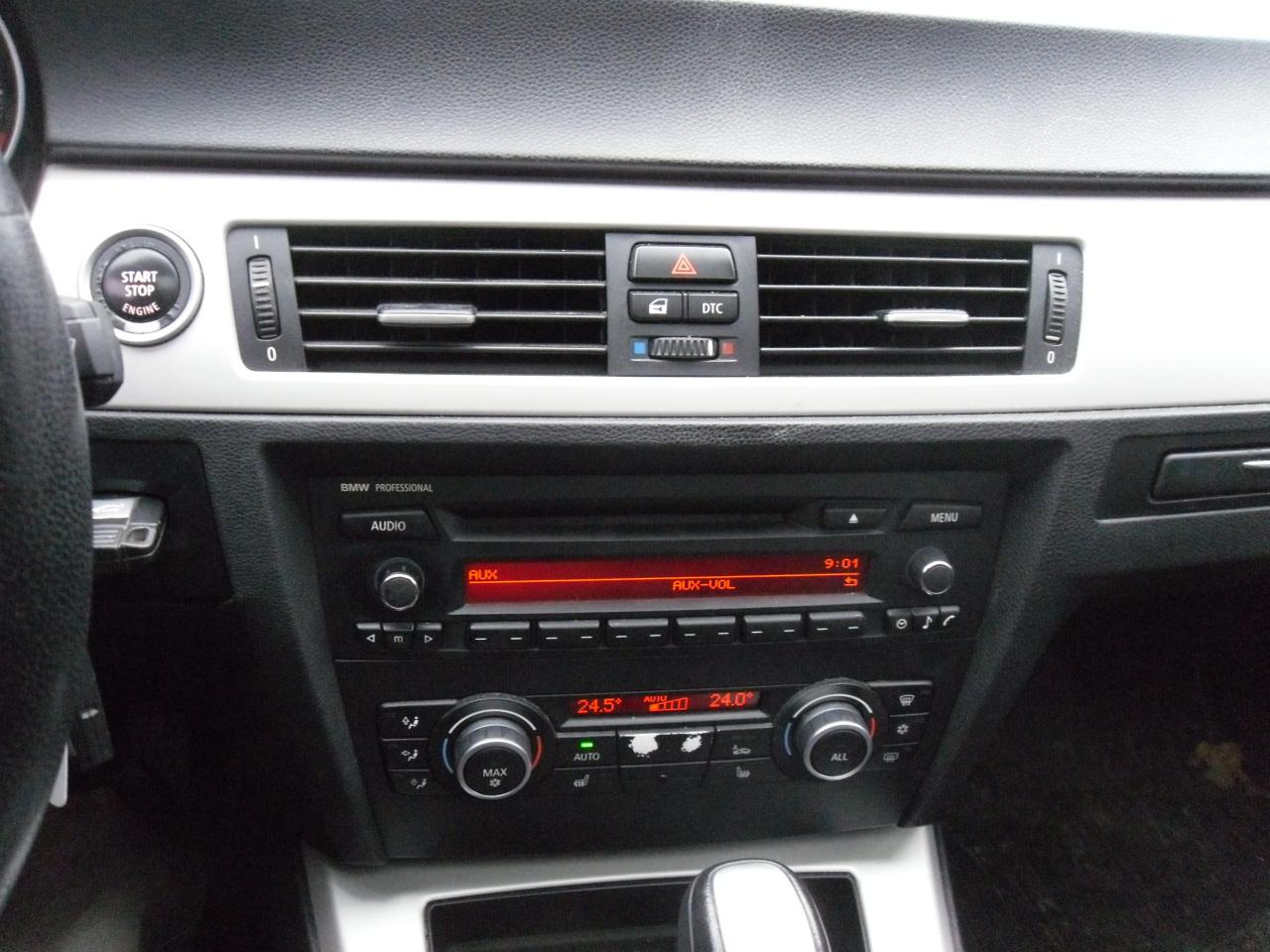 2011 BMW 3 Series 4dr Sdn 323i RWD - Photo #10