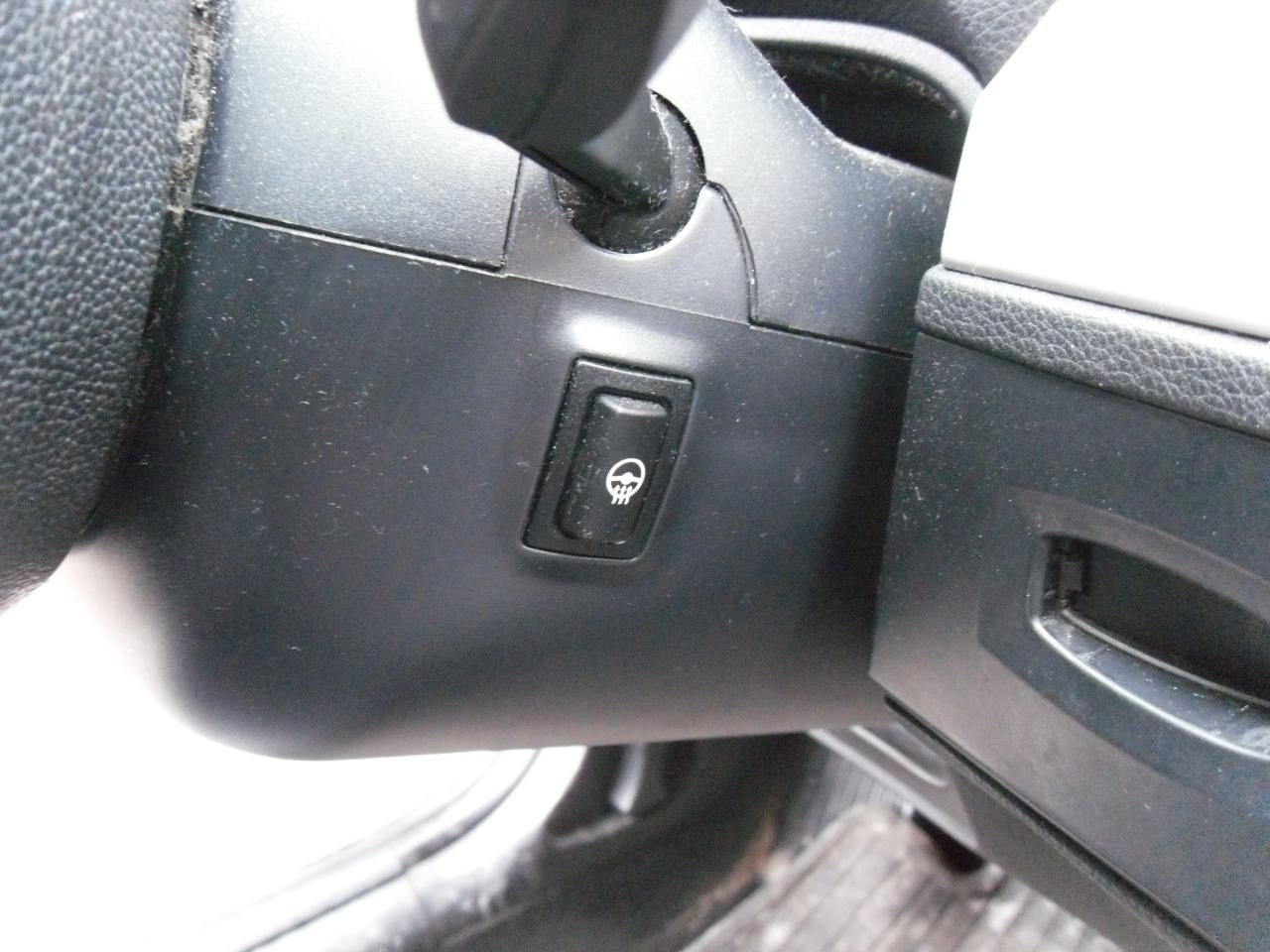2011 BMW 3 Series 4dr Sdn 323i RWD - Photo #11