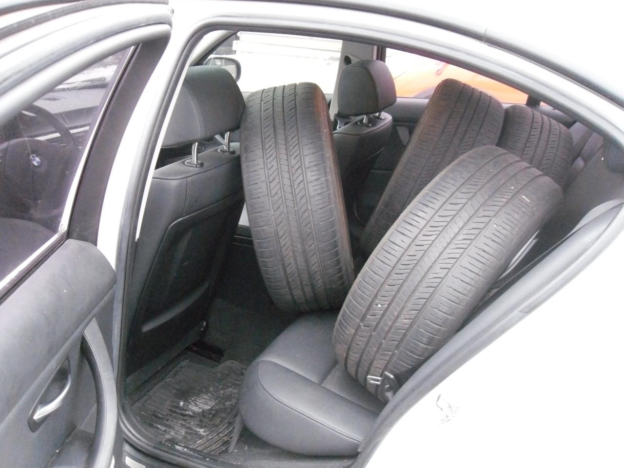 2011 BMW 3 Series 4dr Sdn 323i RWD - Photo #7