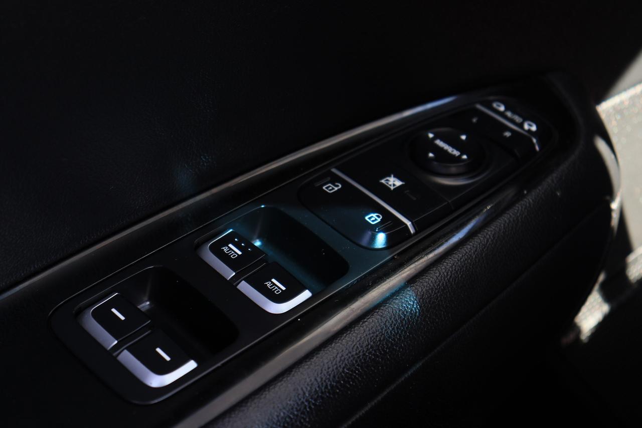 2018 Kia Optima SXL Turbo | Leather | Pano Roof | Nav | Cam | AC++ Photo17