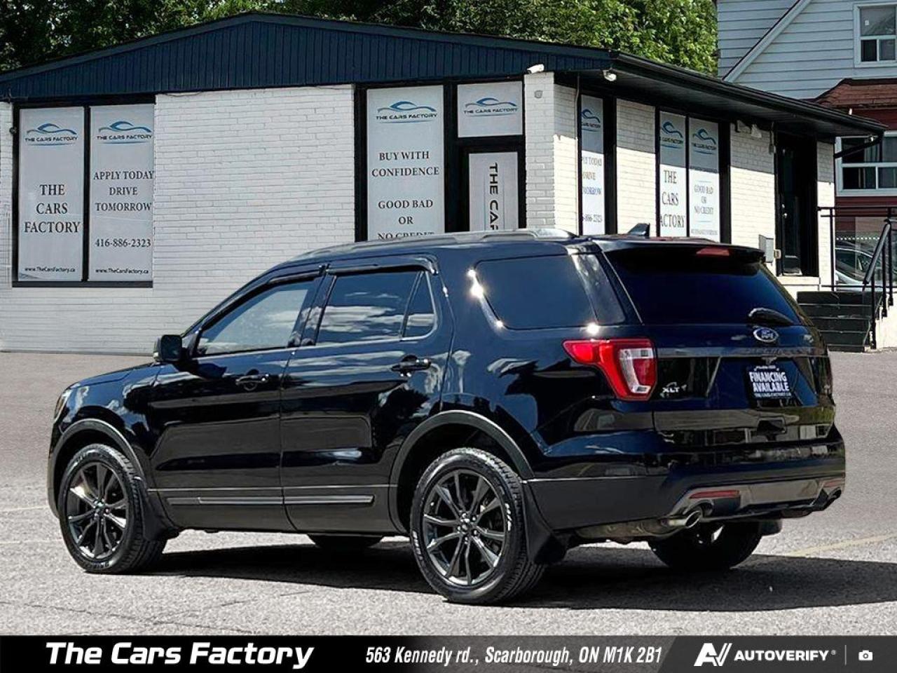 2017 Ford Explorer 4WD XLT Lether/ Roof / Apple Carplay - No Accident - Photo #4