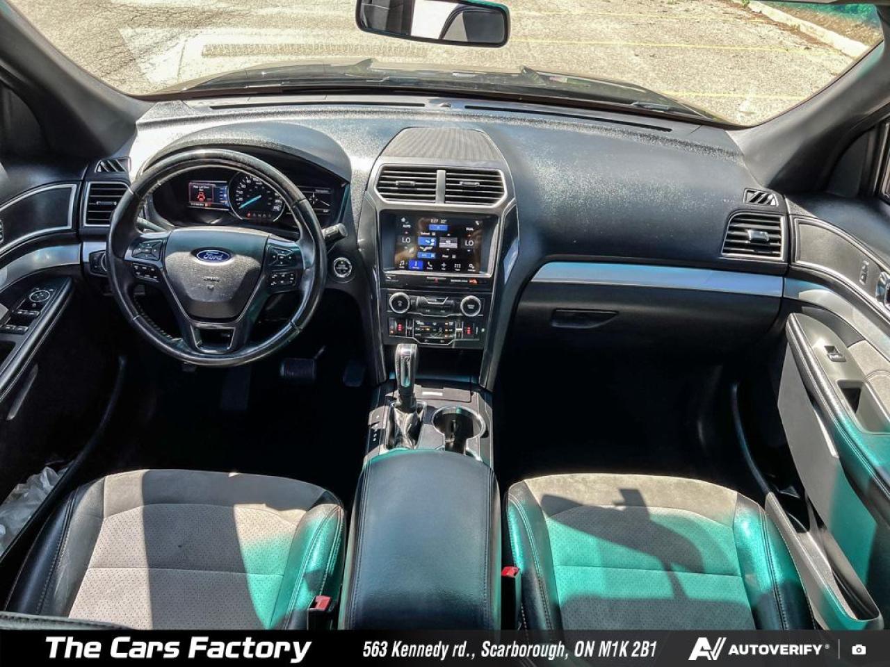 2017 Ford Explorer 4WD XLT Lether/ Roof / Apple Carplay - No Accident - Photo #24