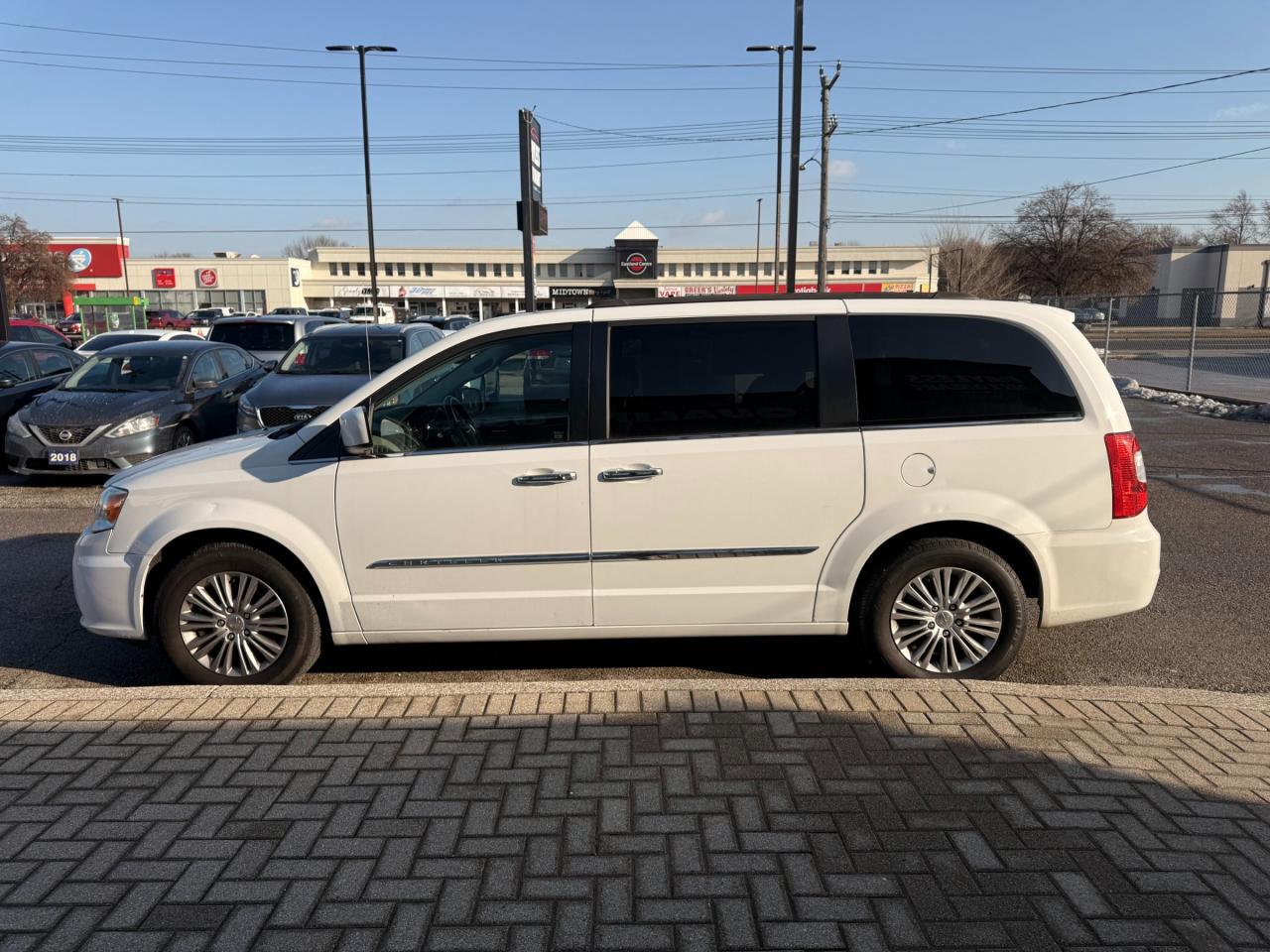 2015 Chrysler Town & Country Touring-L Photo