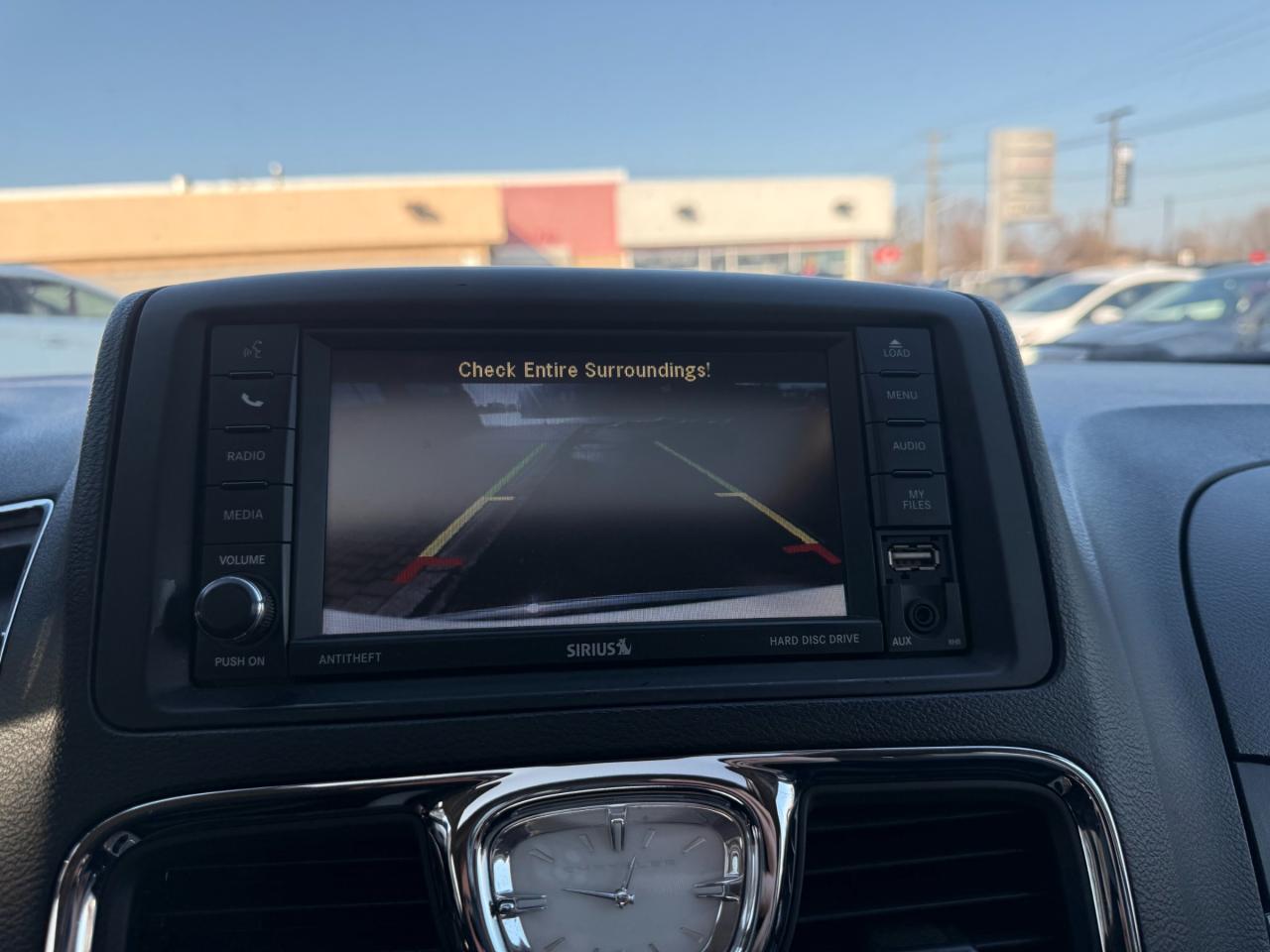 2015 Chrysler Town & Country Touring-L Photo