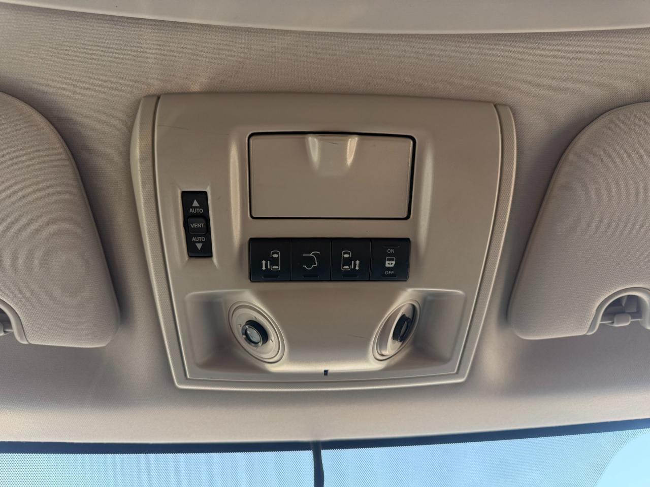 2015 Chrysler Town & Country Touring-L Photo