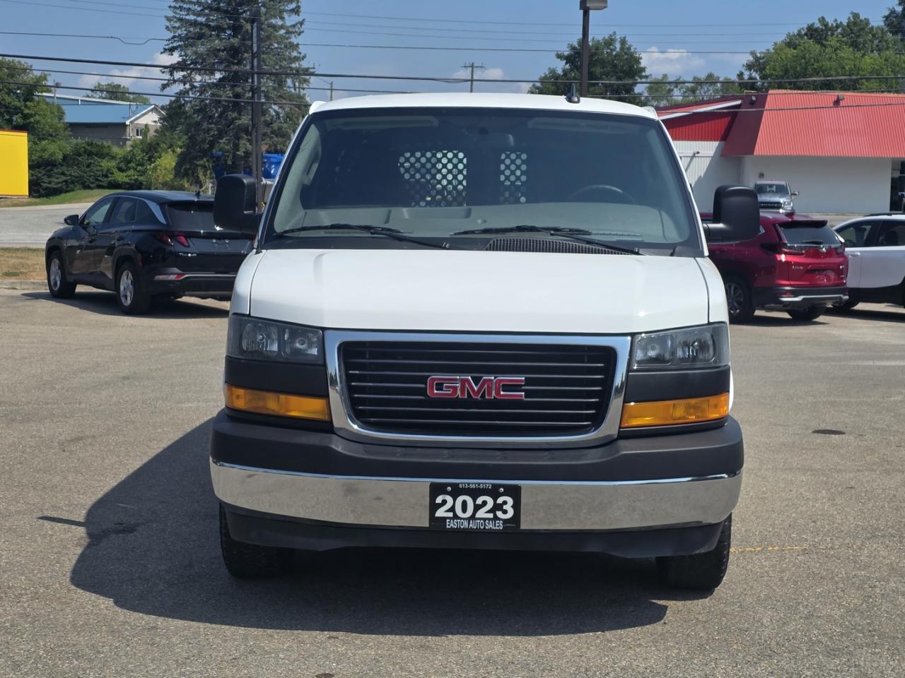 2023 GMC Savana G2500 135" ,RWD, Low kms - Photo #2