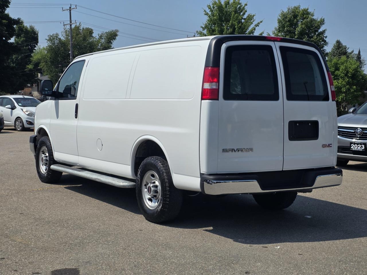 2023 GMC Savana G2500 135" ,RWD, Low kms - Photo #7