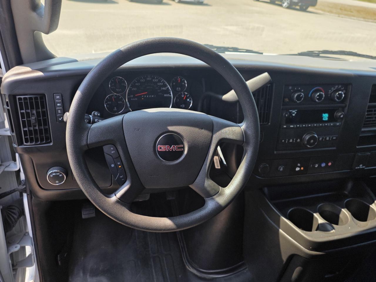 2023 GMC Savana G2500 135" ,RWD, Low kms - Photo #15