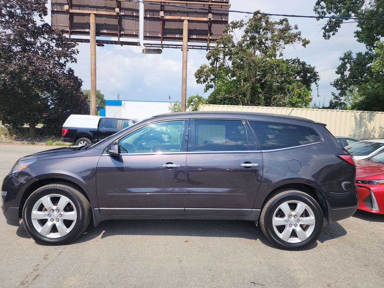 2017 Chevrolet Traverse 1LT l AWD l 7 Seater l RemoteStartlWell Maintained Photo3