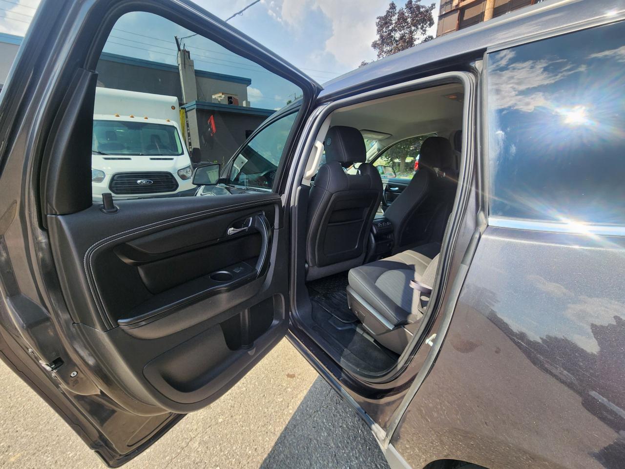 2017 Chevrolet Traverse 1LT l AWD l 7 Seater l RemoteStartlWell Maintained - Photo #10