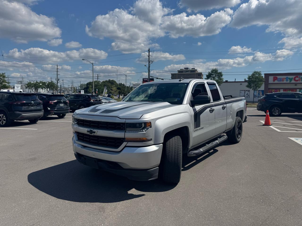 2017 Chevrolet Silverado 1500 CUSTOM DOUBLE CAB 4WD 143.5" BLUETOOTH TOW PKG