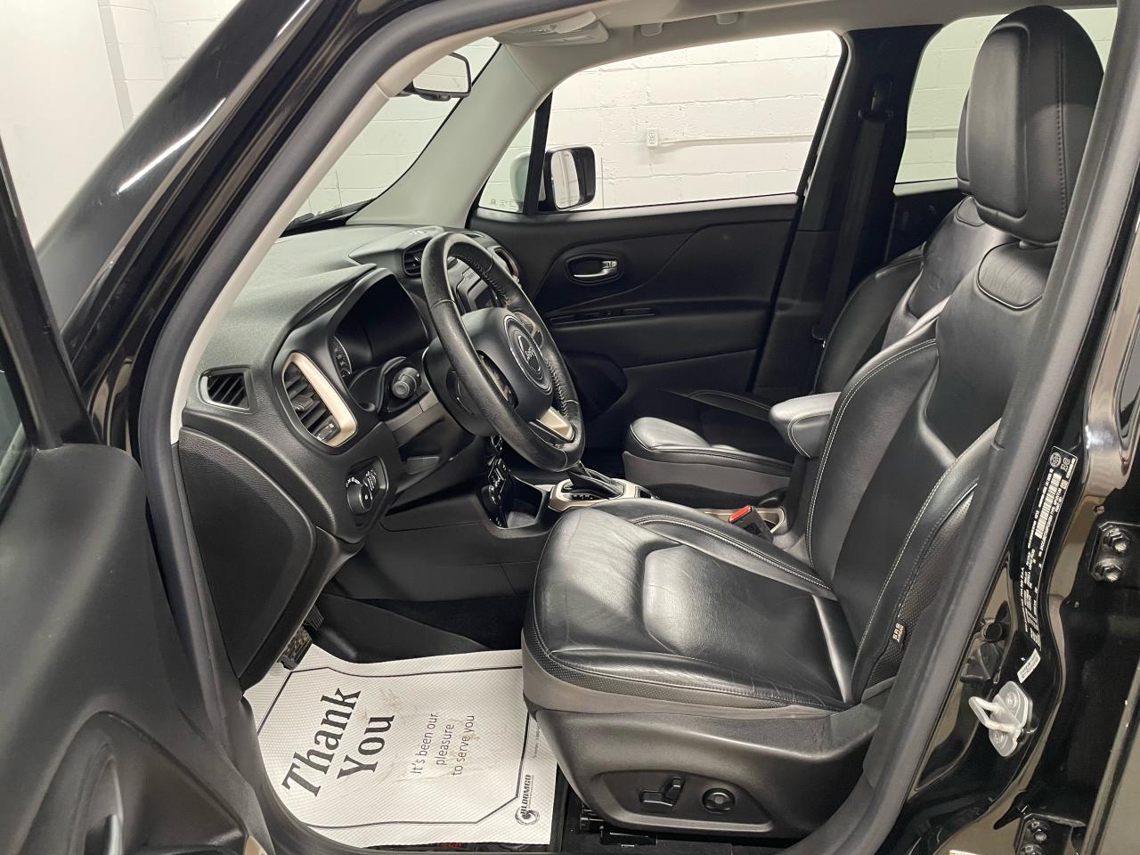 2016 Jeep Renegade 4WD 4DR LIMITED Photo12