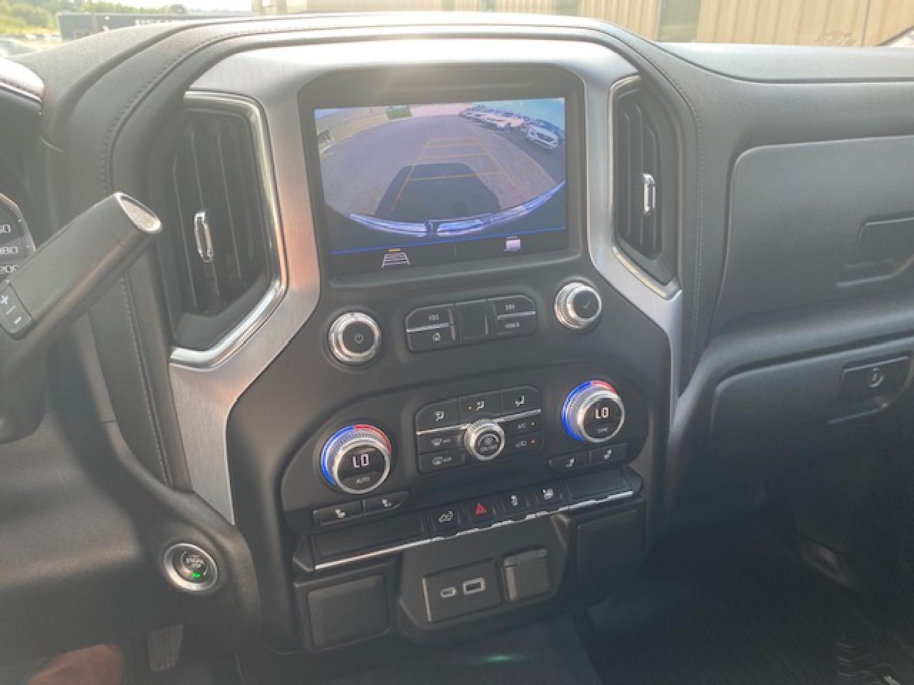 2022 GMC Sierra 1500 SLE - Photo #11