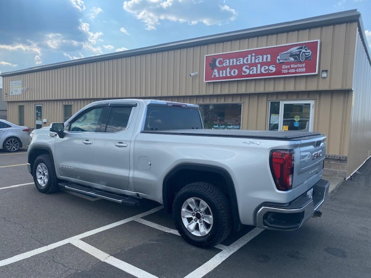 2022 GMC Sierra 1500 SLE - Photo #3