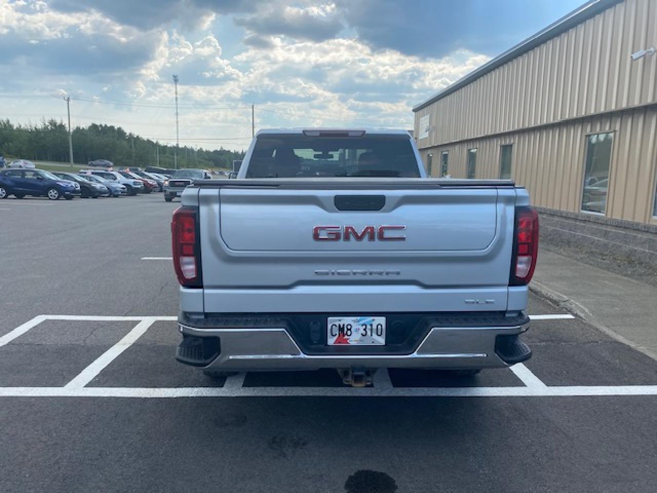 2022 GMC Sierra 1500 SLE - Photo #6