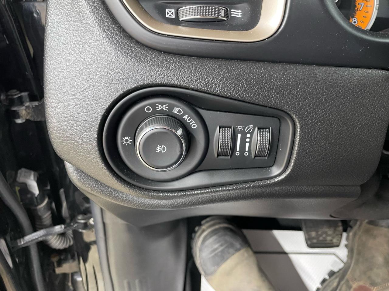 2016 Jeep Renegade 4WD 4DR LIMITED