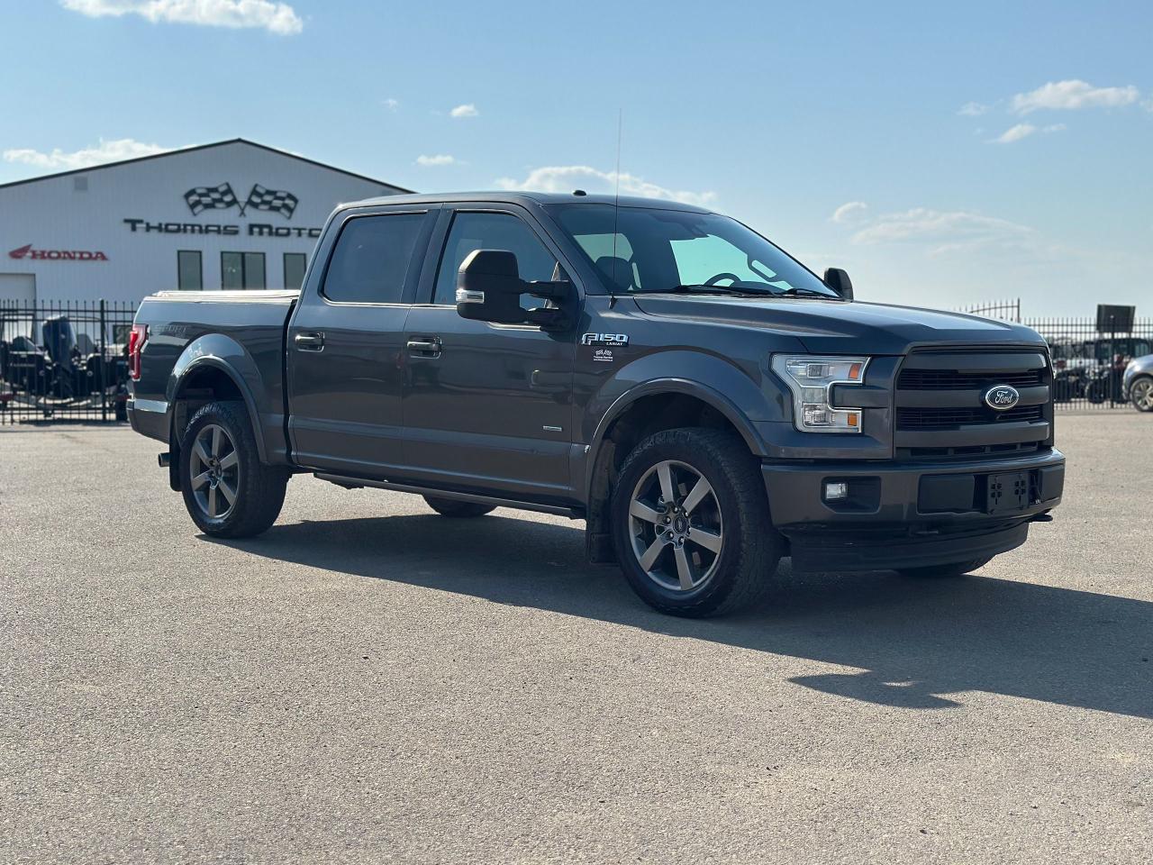 2017 Ford F-150 4WD SUPERCREW 145" LARIAT Photo2
