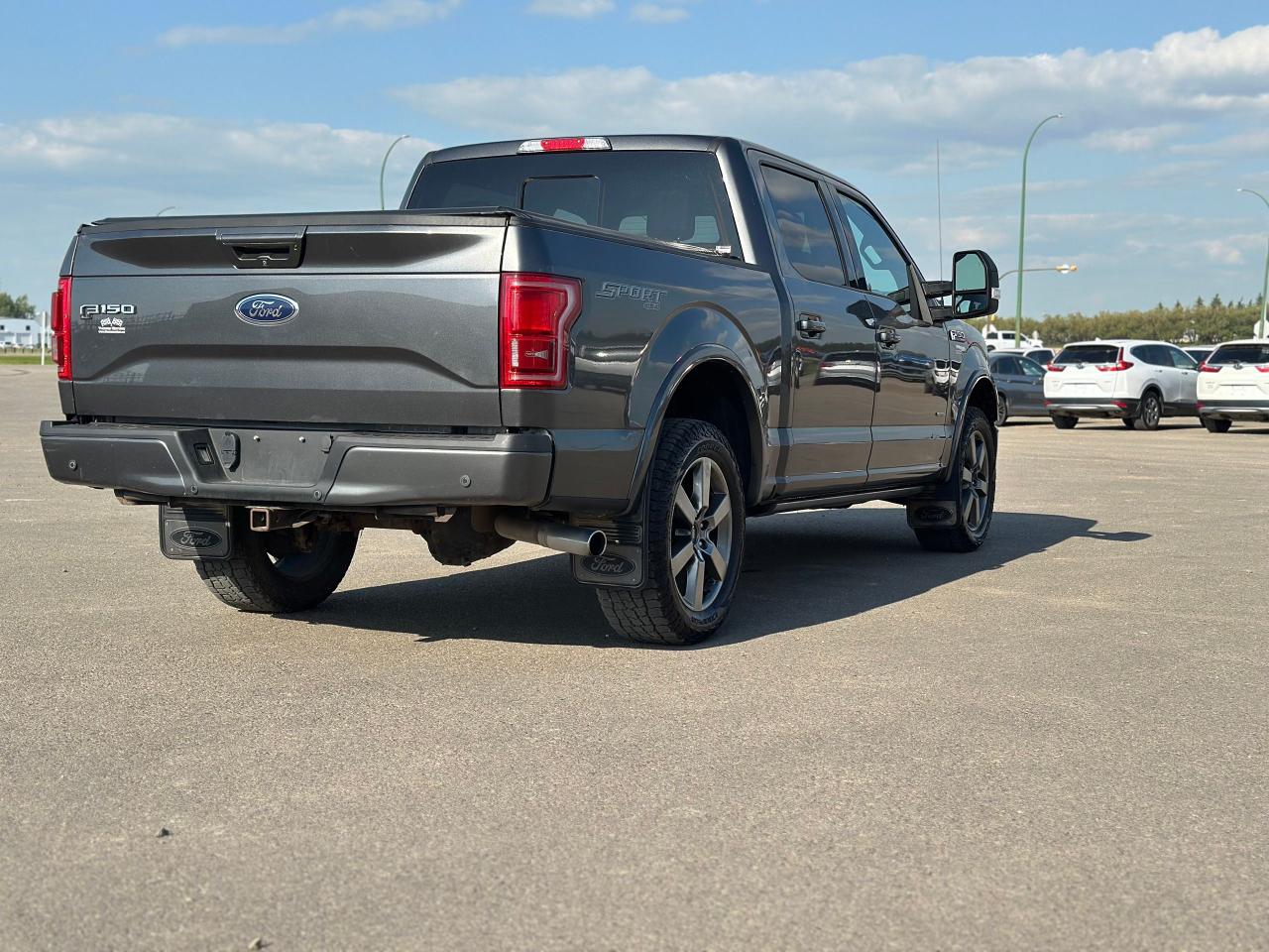 2017 Ford F-150 4WD SUPERCREW 145" LARIAT Photo4