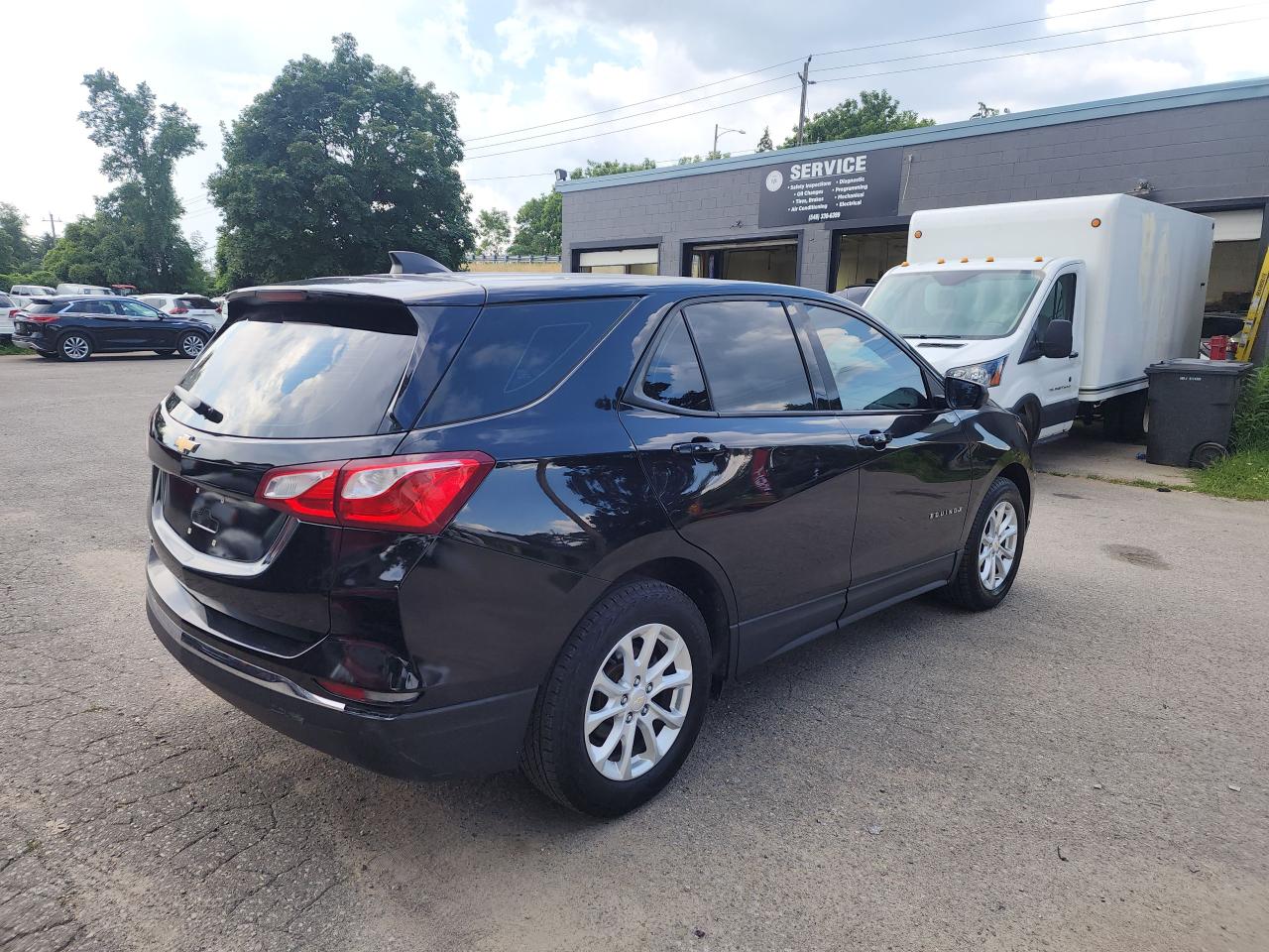 2018 Chevrolet Equinox LS l Clean Carfax l No Accidents l Well Maintained - Photo #6