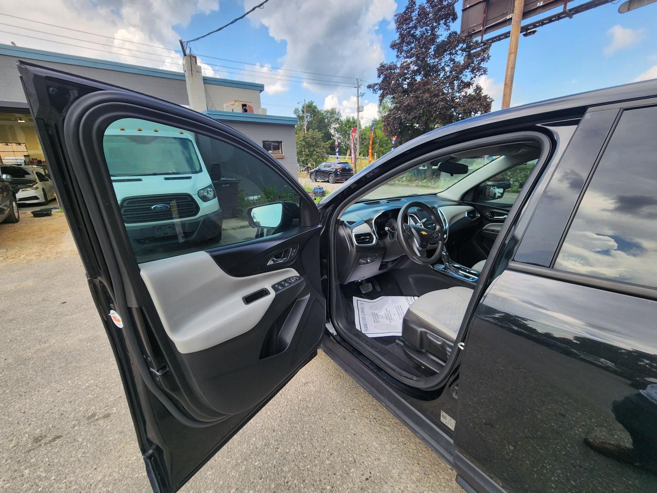 2018 Chevrolet Equinox LS l Clean Carfax l No Accidents l Well Maintained - Photo #12
