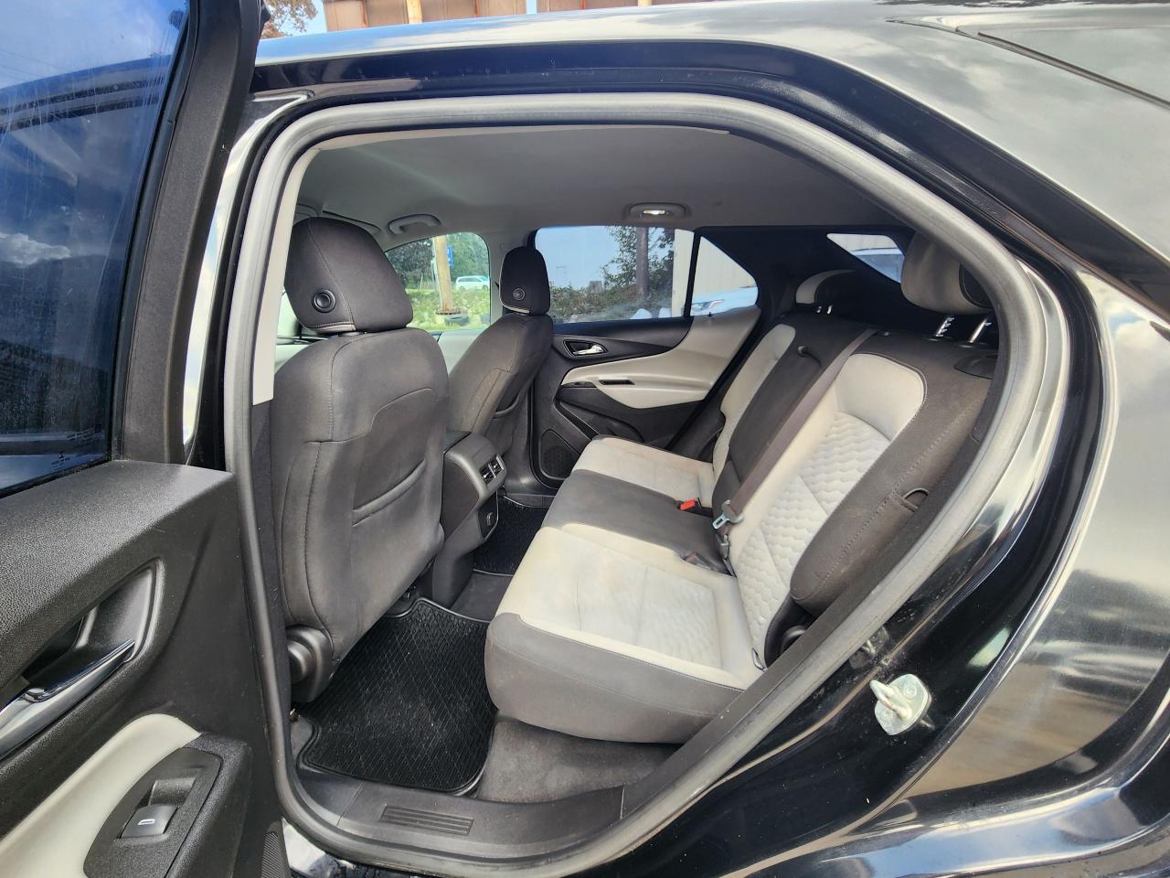 2018 Chevrolet Equinox LS l Clean Carfax l No Accidents l Well Maintained - Photo #11