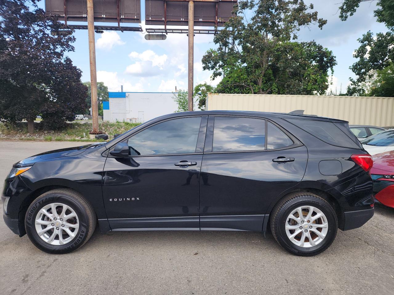 2018 Chevrolet Equinox LS l Clean Carfax l No Accidents l Well Maintained Photo3