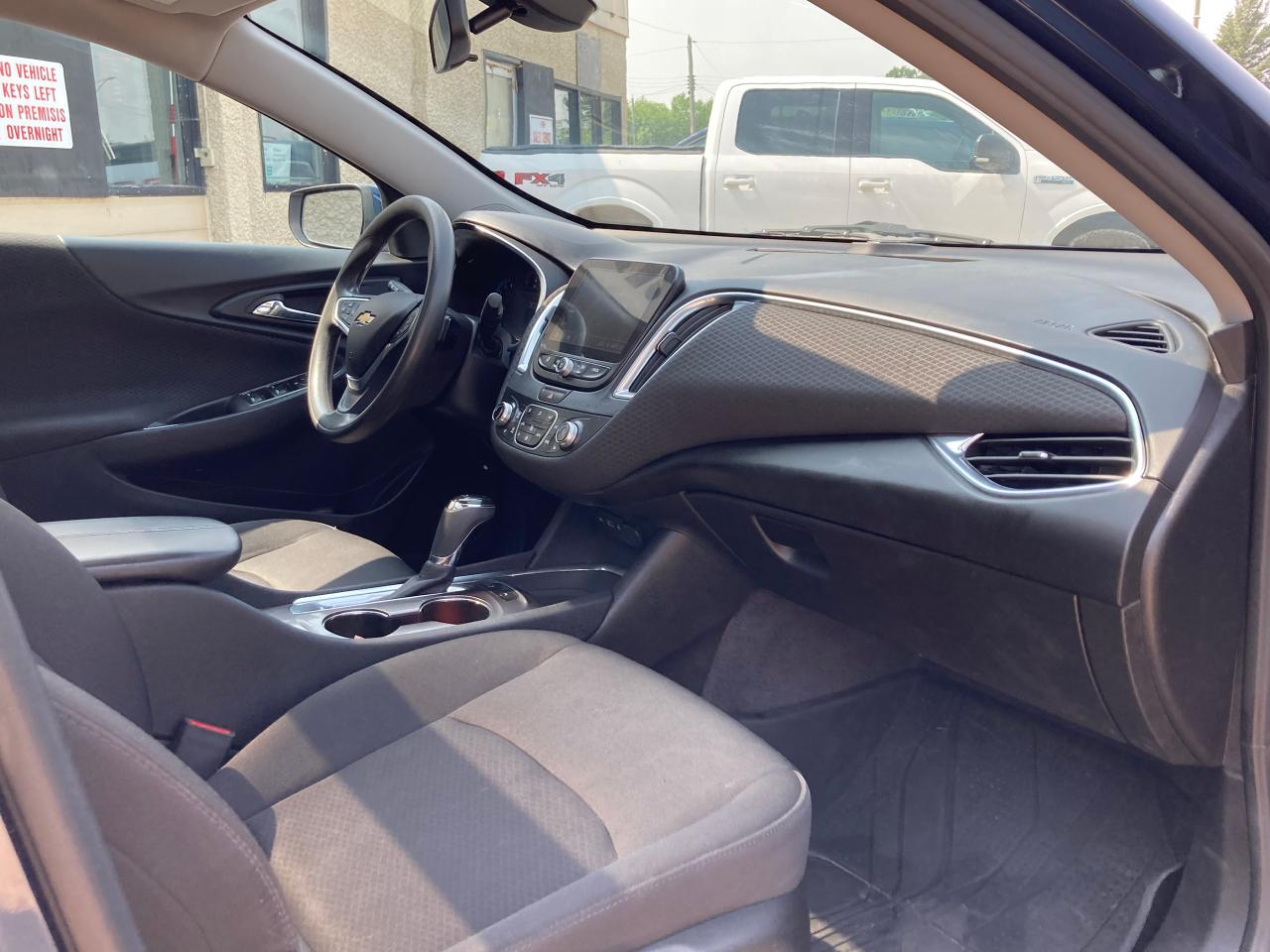 2019 Chevrolet Malibu LT - Photo #7