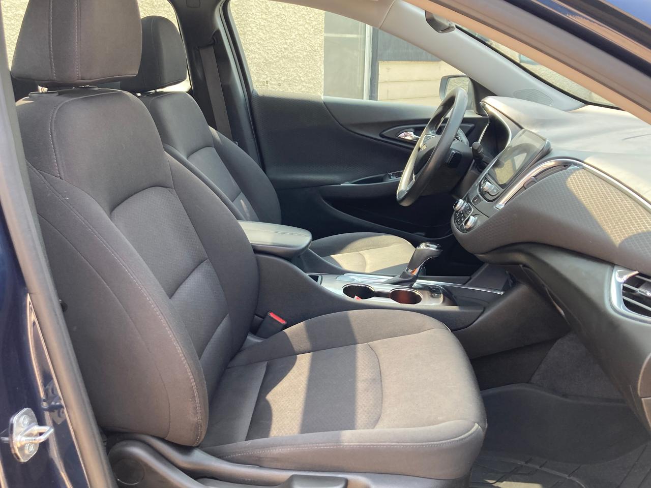 2019 Chevrolet Malibu LT - Photo #8