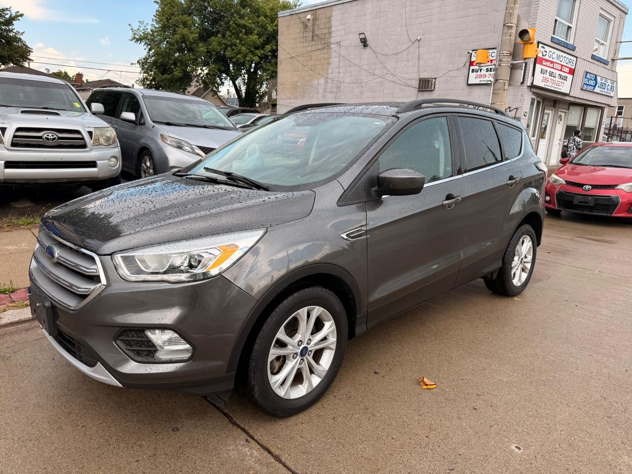 2017 Ford Escape FWD 4dr SE Photo2