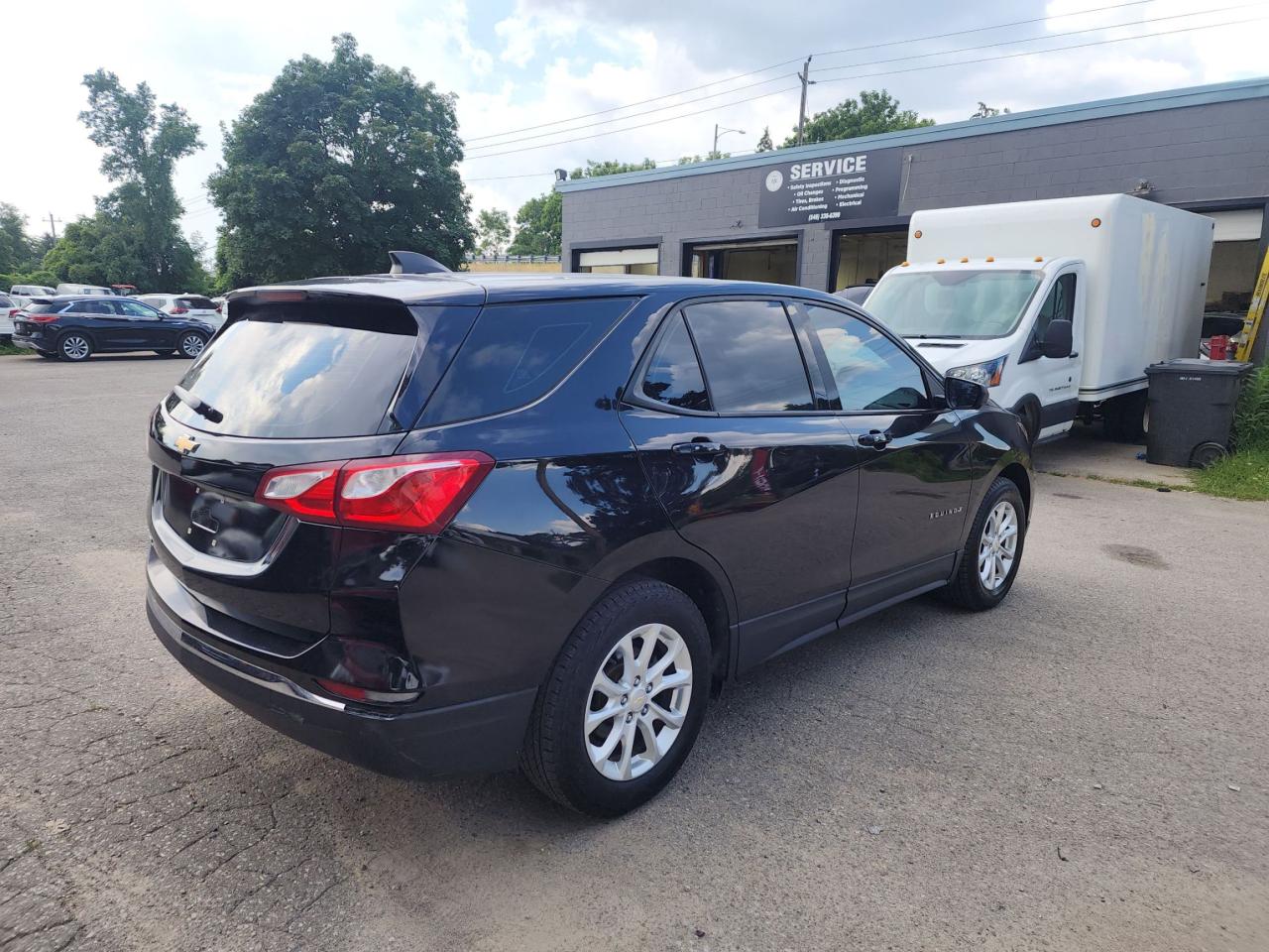 2018 Chevrolet Equinox LS l Clean Carfax l No Accidents l Well Maintained