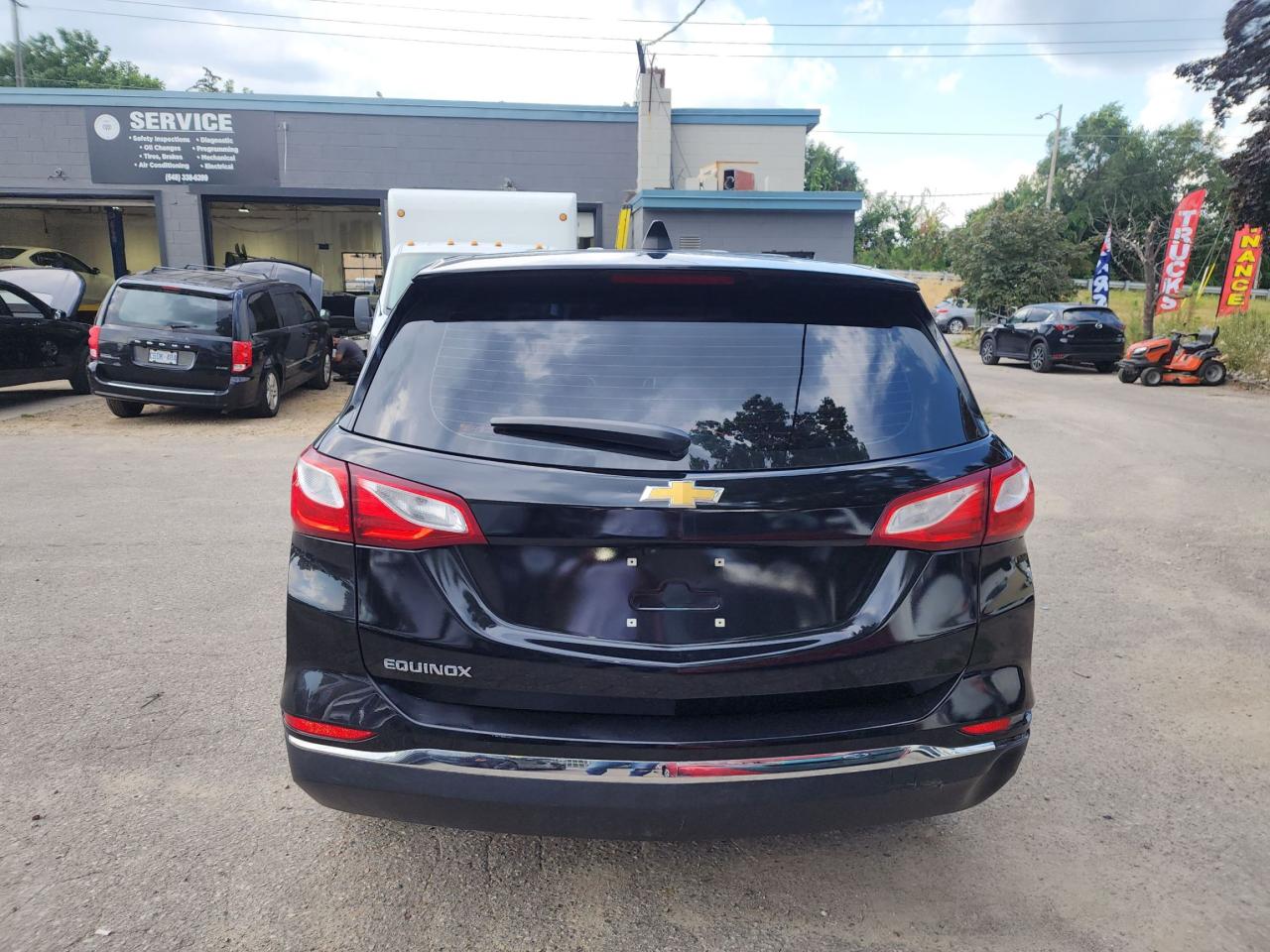 2018 Chevrolet Equinox LS l Clean Carfax l No Accidents l Well Maintained