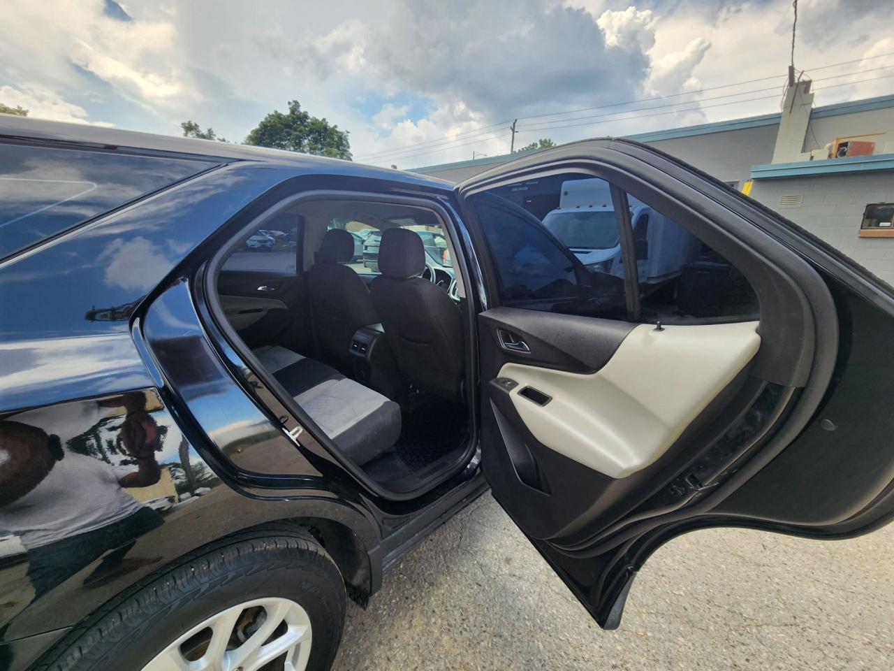 2018 Chevrolet Equinox LS l Clean Carfax l No Accidents l Well Maintained
