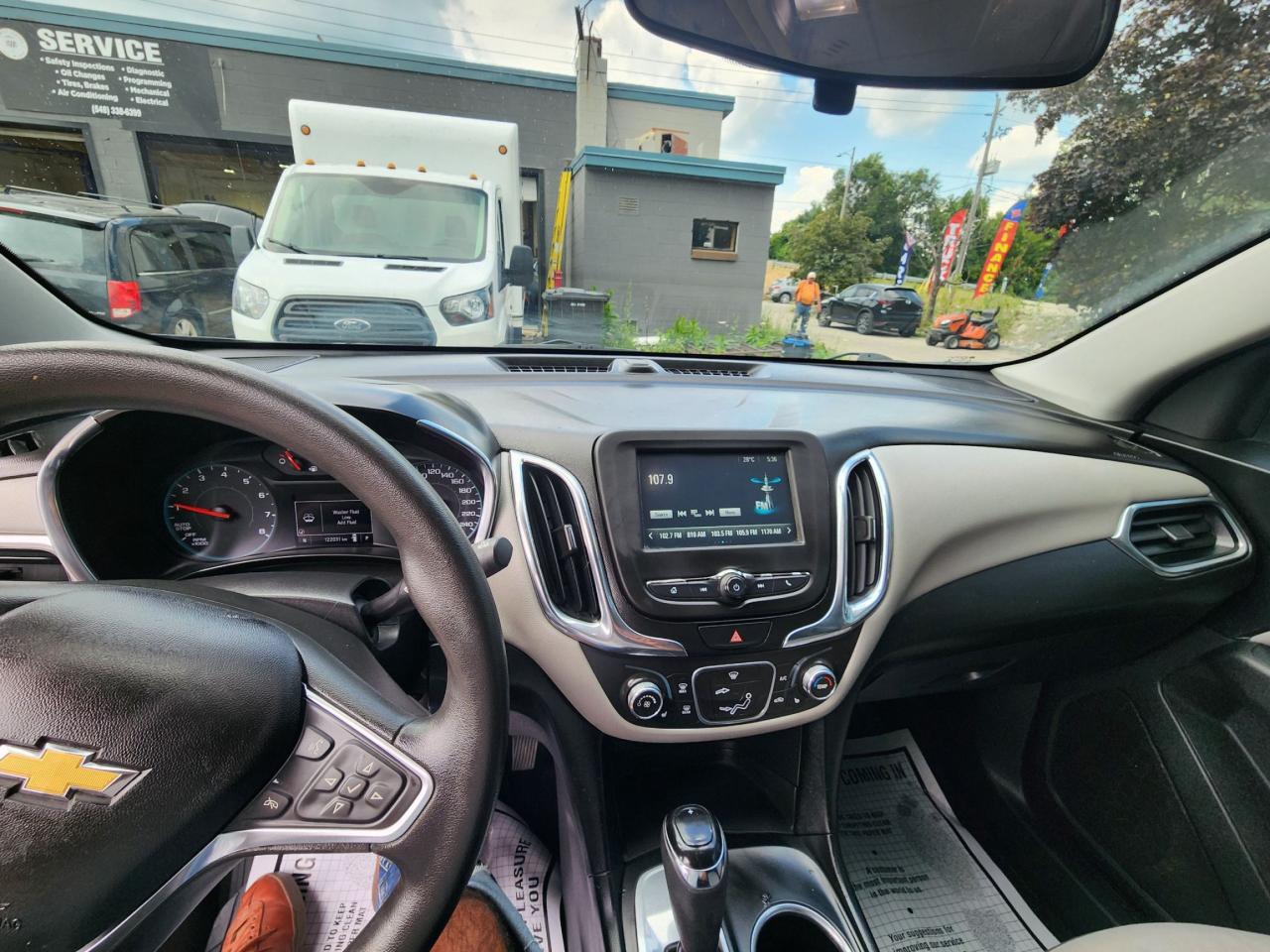 2018 Chevrolet Equinox LS l Clean Carfax l No Accidents l Well Maintained
