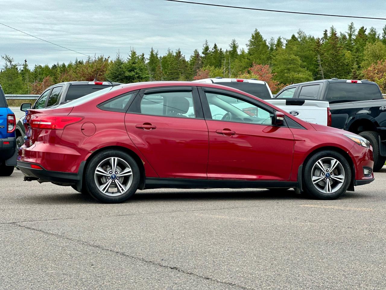 2017 Ford Focus SE SE W/FRESH MVI Photo5