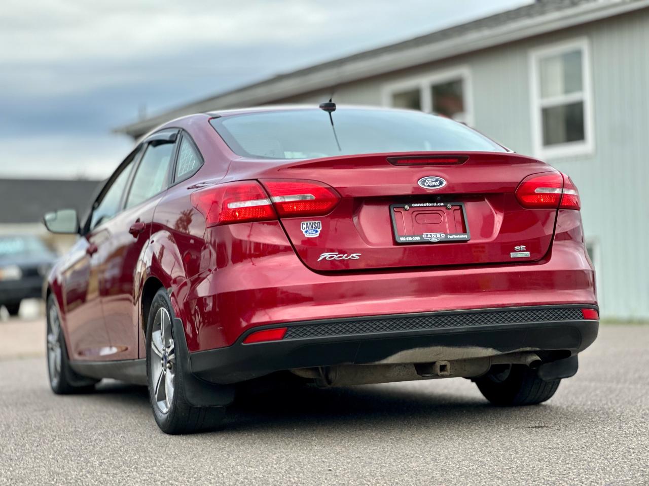 2017 Ford Focus SE SE W/FRESH MVI Photo5