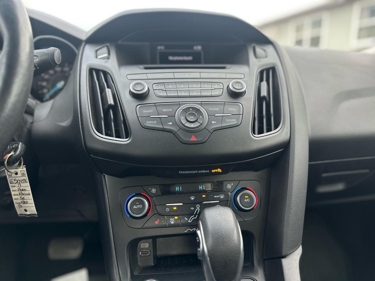 2017 Ford Focus SE SE W/FRESH MVI Photo5