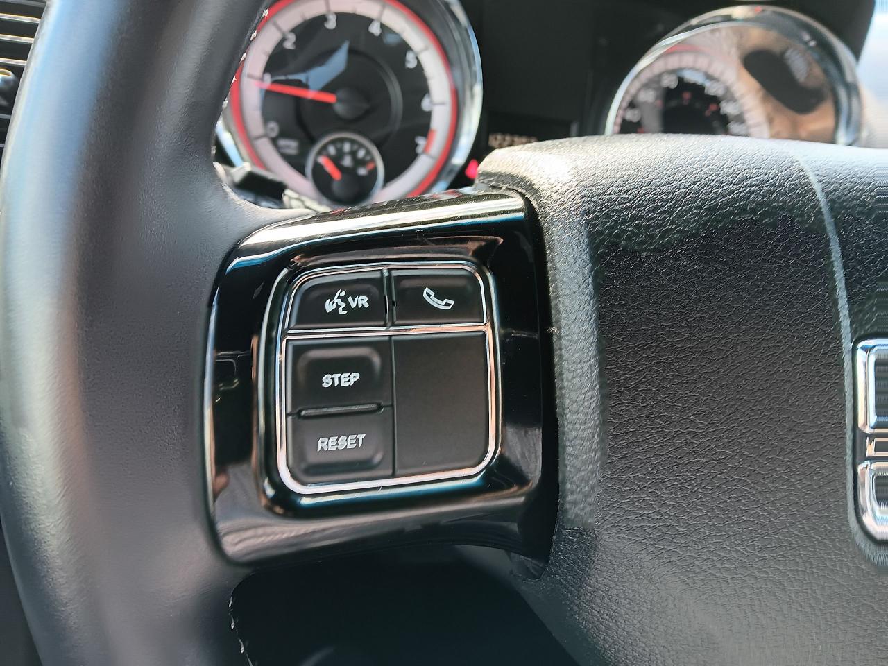 2017 Dodge Grand Caravan SXT Premium Plus, Leather, DVD, Remote, Powr Doors - Photo #11
