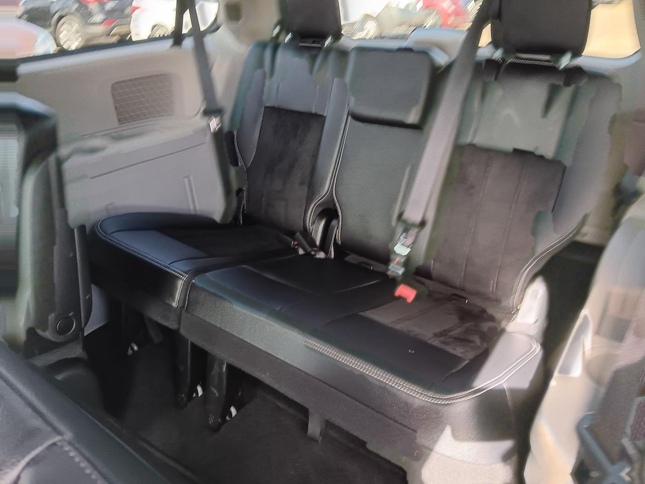 2017 Dodge Grand Caravan SXT Premium Plus, Leather, DVD, Remote, Powr Doors - Photo #16