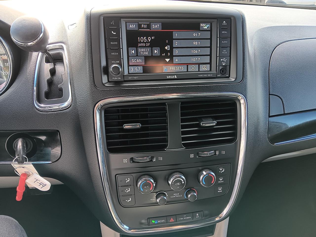 2017 Dodge Grand Caravan SXT Premium Plus, Leather, DVD, Remote, Powr Doors - Photo #18