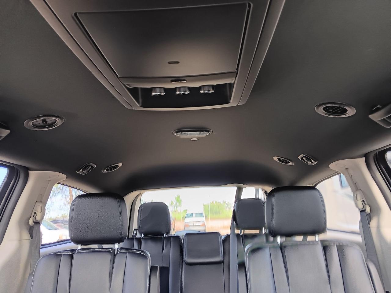 2017 Dodge Grand Caravan SXT Premium Plus, Leather, DVD, Remote, Powr Doors - Photo #19