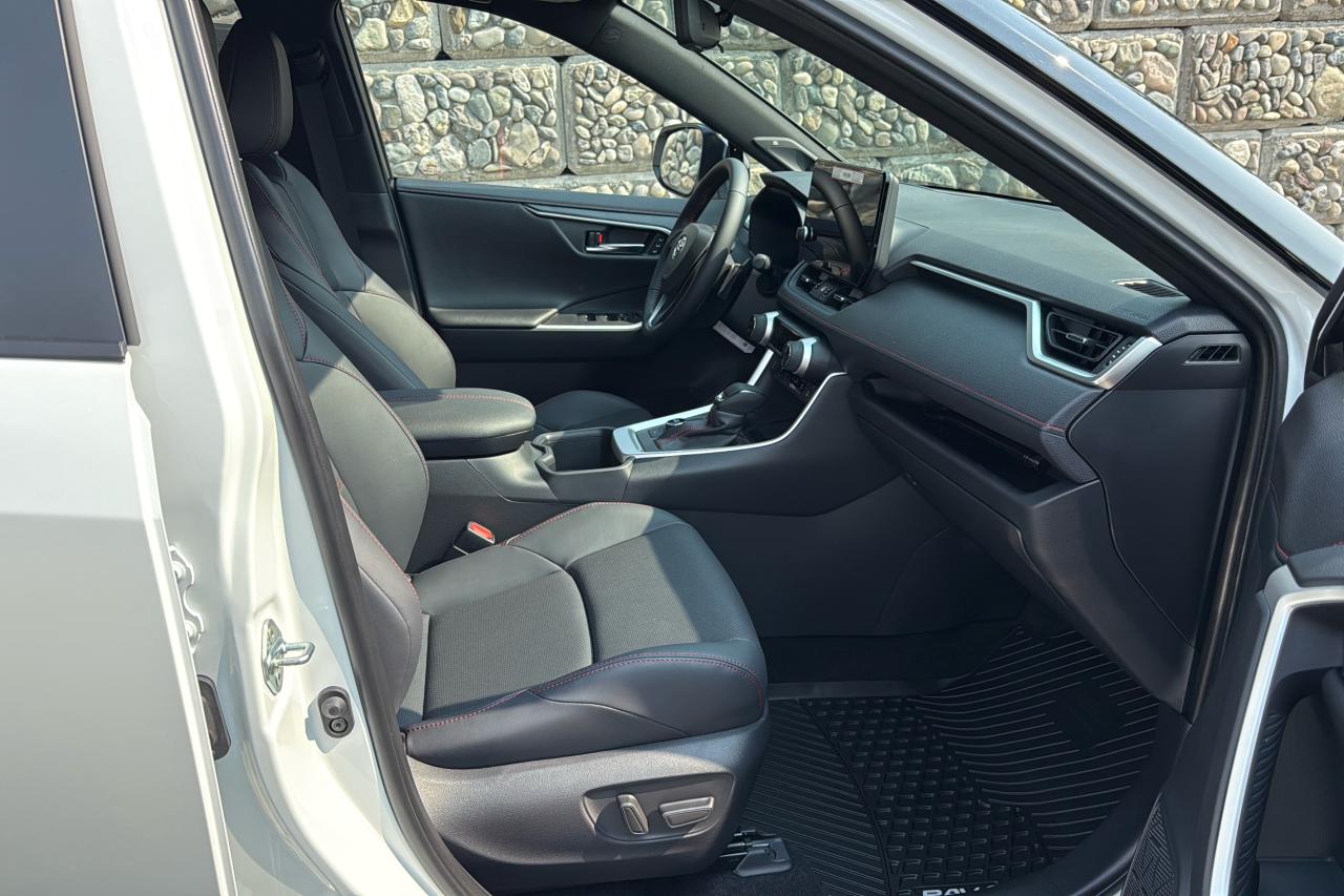 2025 Toyota RAV4 Plug-In Hybrid XSE TECH Photo