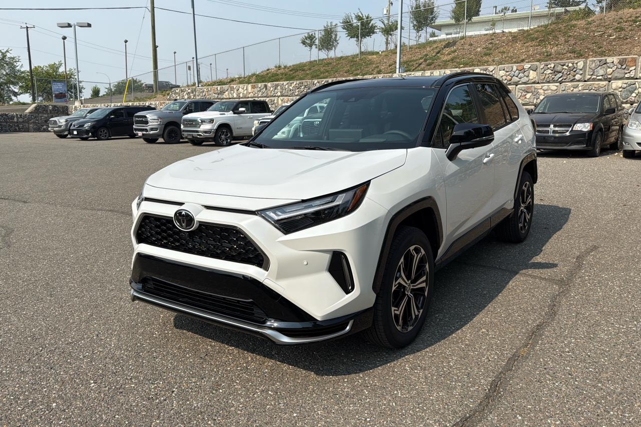 2025 Toyota RAV4 Plug-In Hybrid XSE TECH Photo2