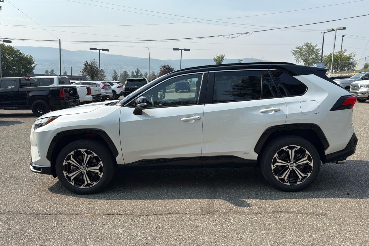 2025 Toyota RAV4 Plug-In Hybrid XSE TECH Photo3