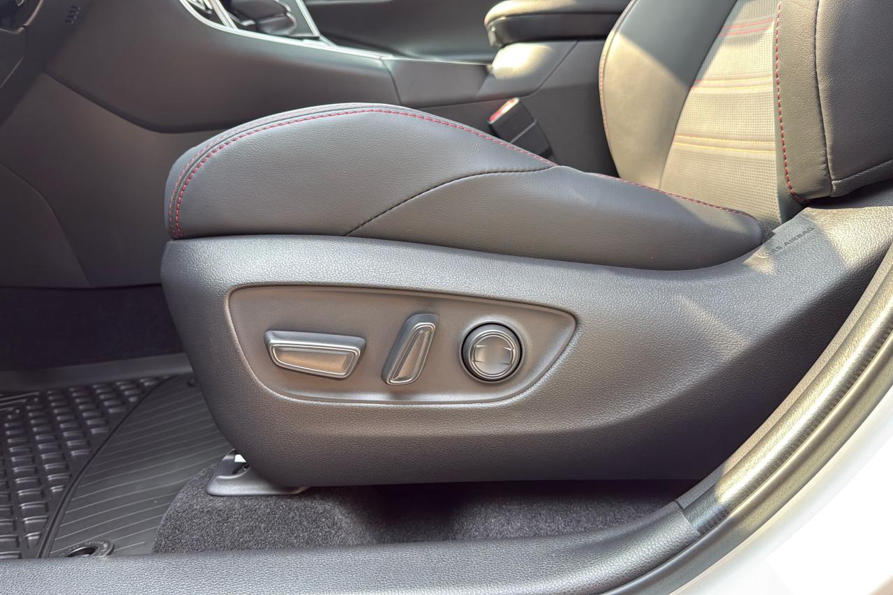 2025 Toyota RAV4 Plug-In Hybrid XSE TECH Photo